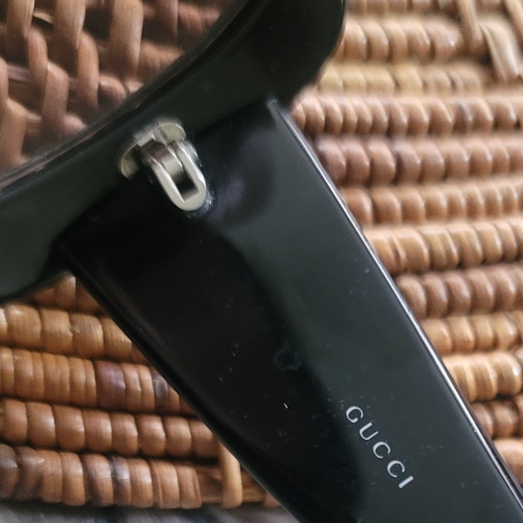 Vintage Gucci Sunglasses with case & cleaning cloth. - Picture 8 of 9